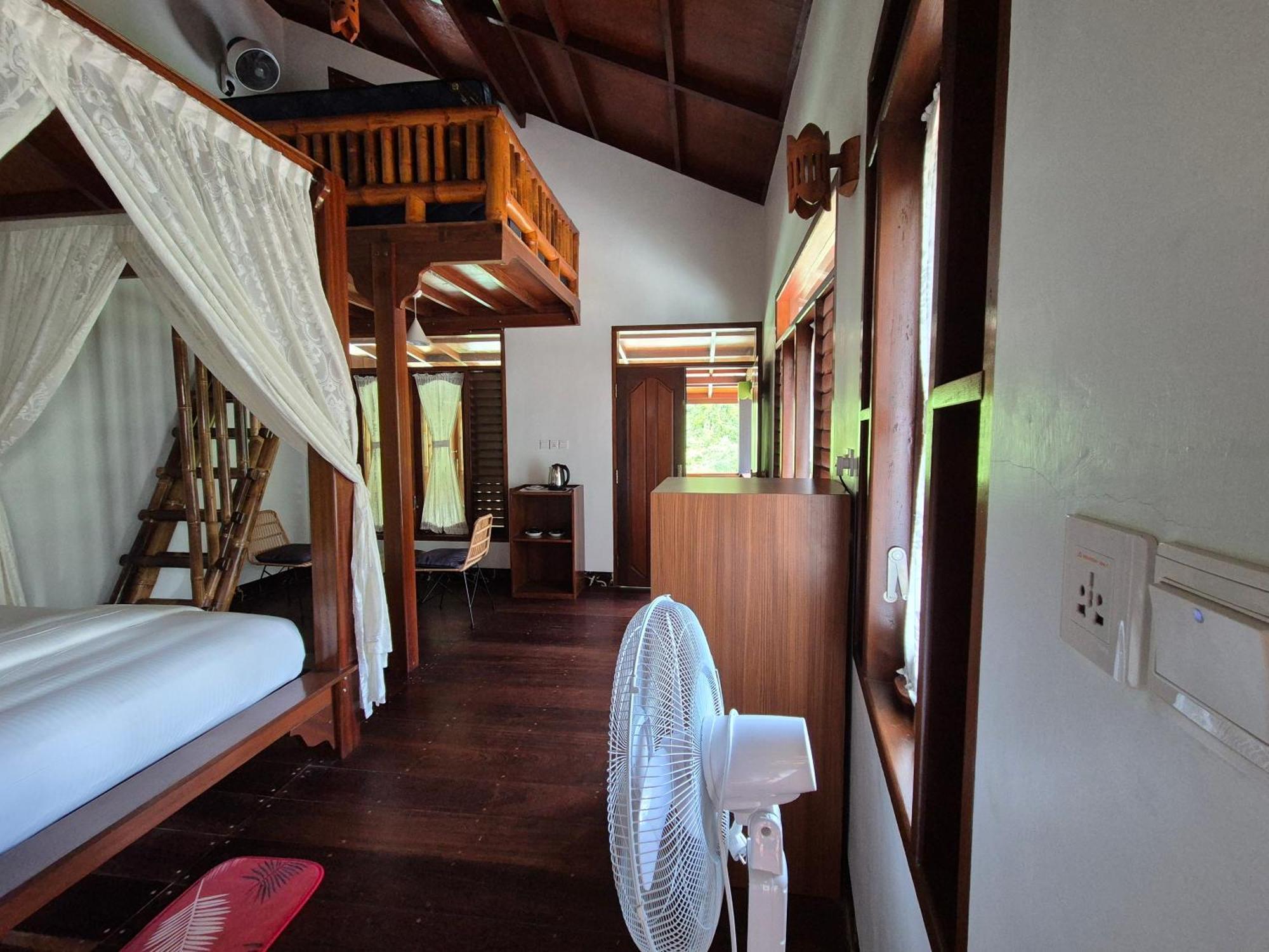 Sam'S Bungalows And Treks 부킷 라왕 외부 사진